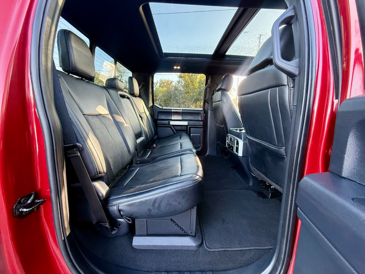 Ford F-250 SD Lariat Crew Cab Short Bed 4WD 2022