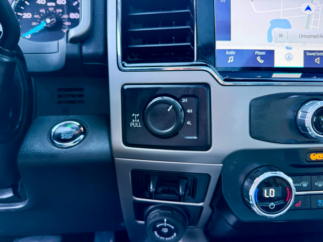 Ford F-250 SD Lariat Crew Cab Short Bed 4WD 2022