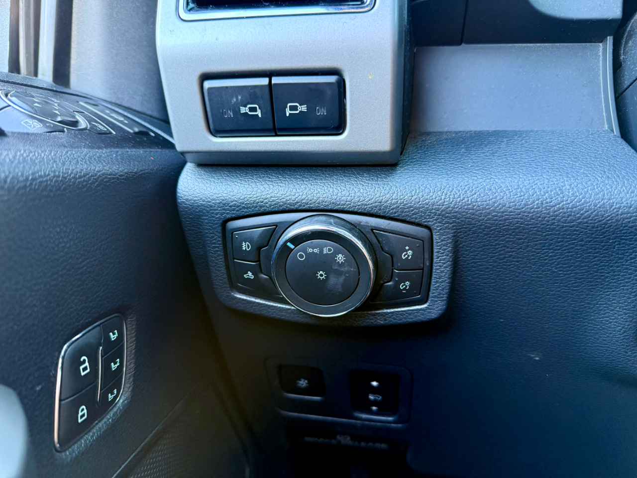 Ford F-250 SD Lariat Crew Cab Short Bed 4WD 2022