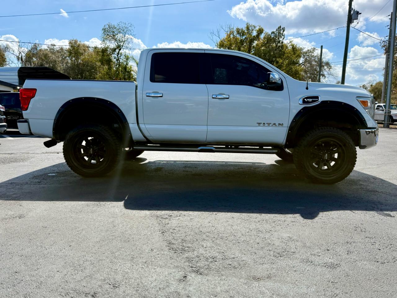 Nissan Titan Platinum Reserve Crew Cab 4WD 2017