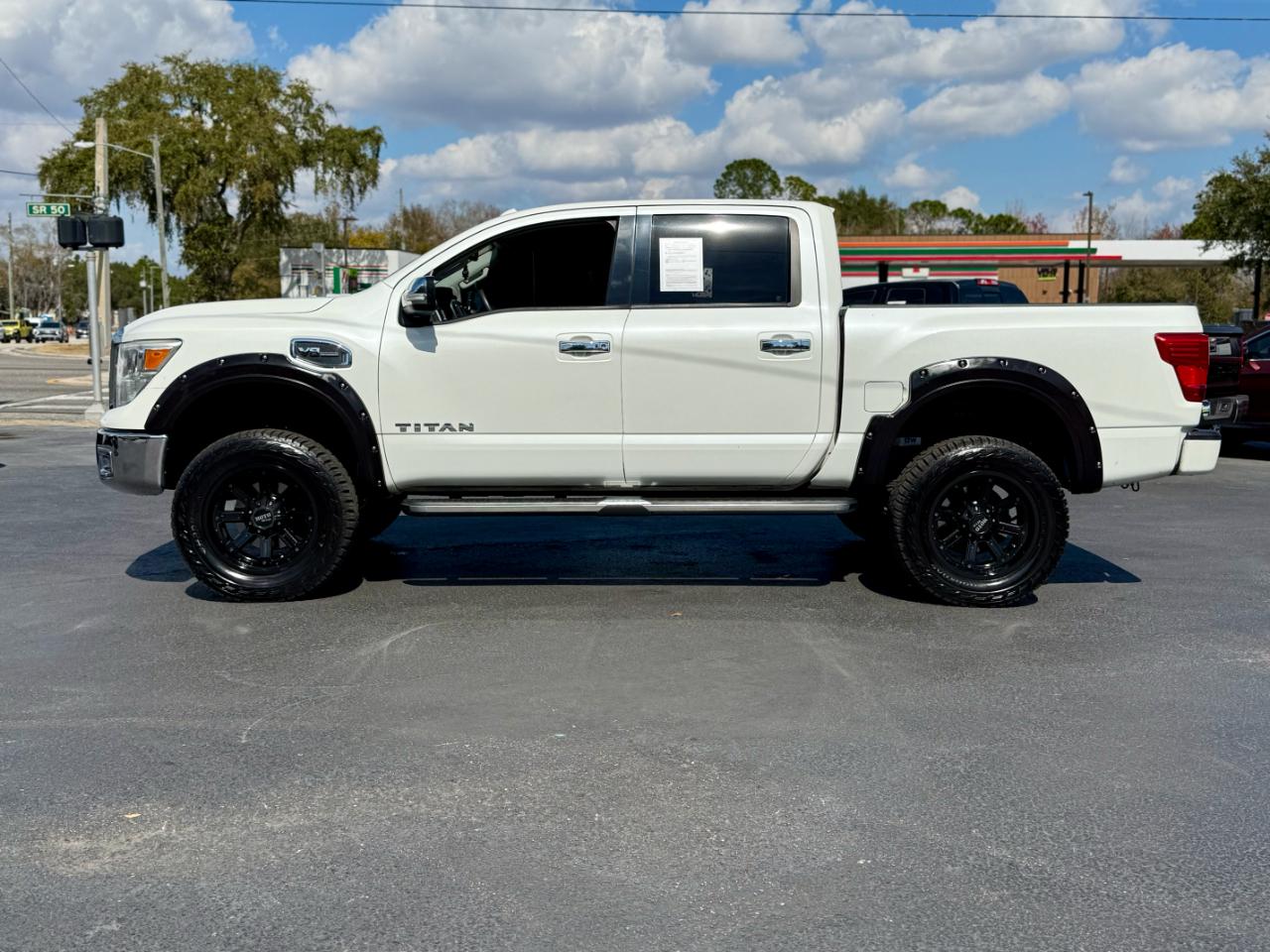 Nissan Titan Platinum Reserve Crew Cab 4WD 2017