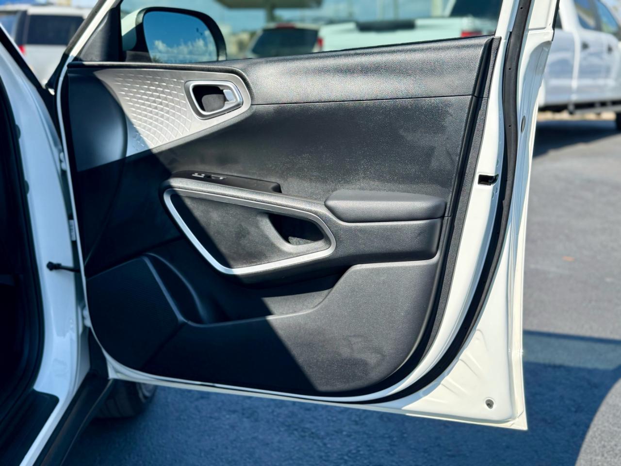 Kia Soul LX CVT 2023