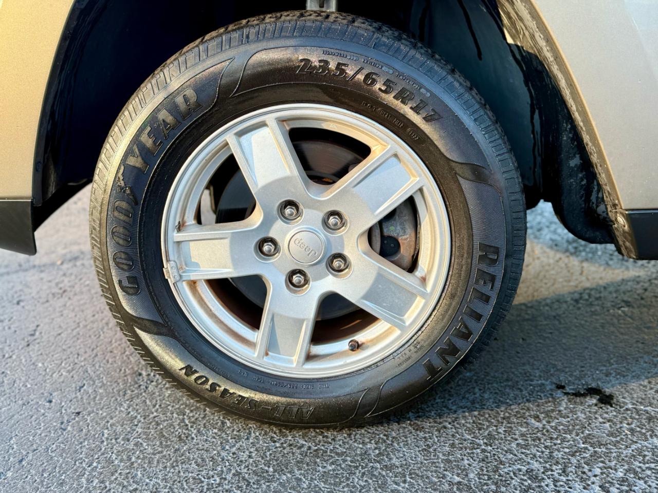 Jeep Grand Cherokee Laredo 2WD 2006