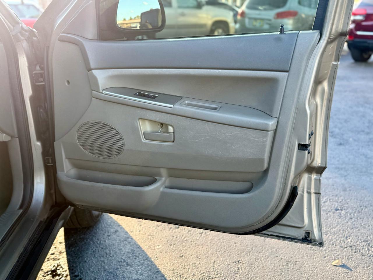 Jeep Grand Cherokee Laredo 2WD 2006