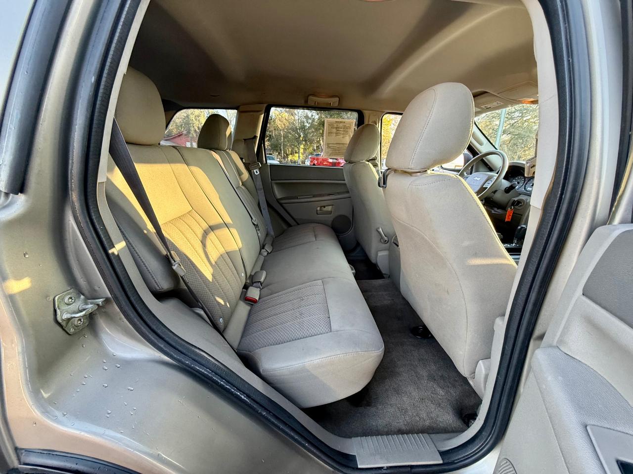 Jeep Grand Cherokee Laredo 2WD 2006