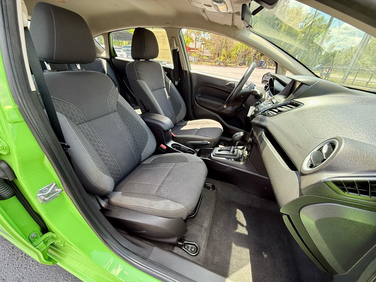 Ford Fiesta SE Hatchback 2015