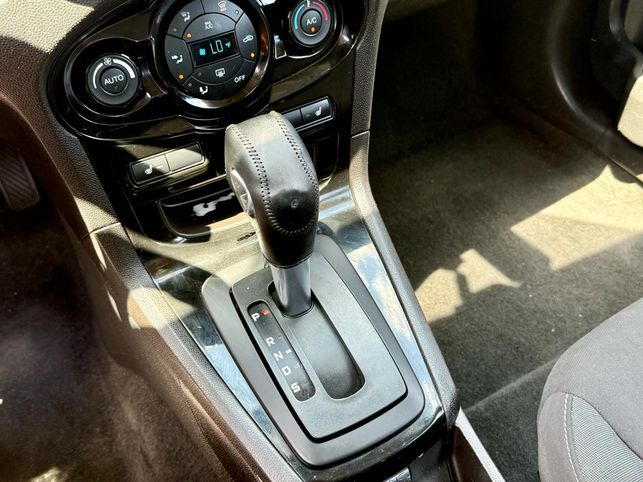 Ford Fiesta SE Hatchback 2015