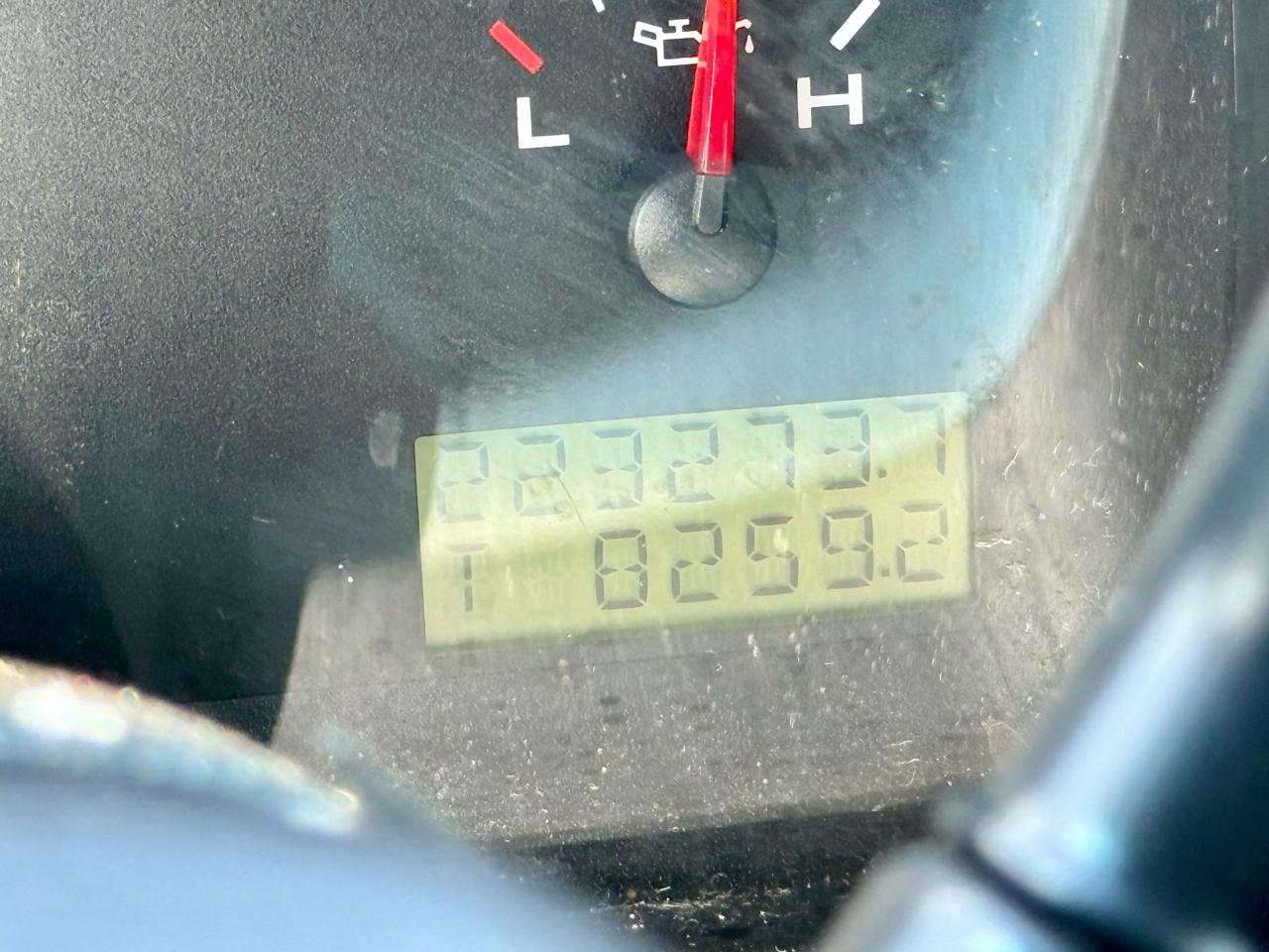 Ford F-150 2WD Reg Cab 122.5" XL 2004