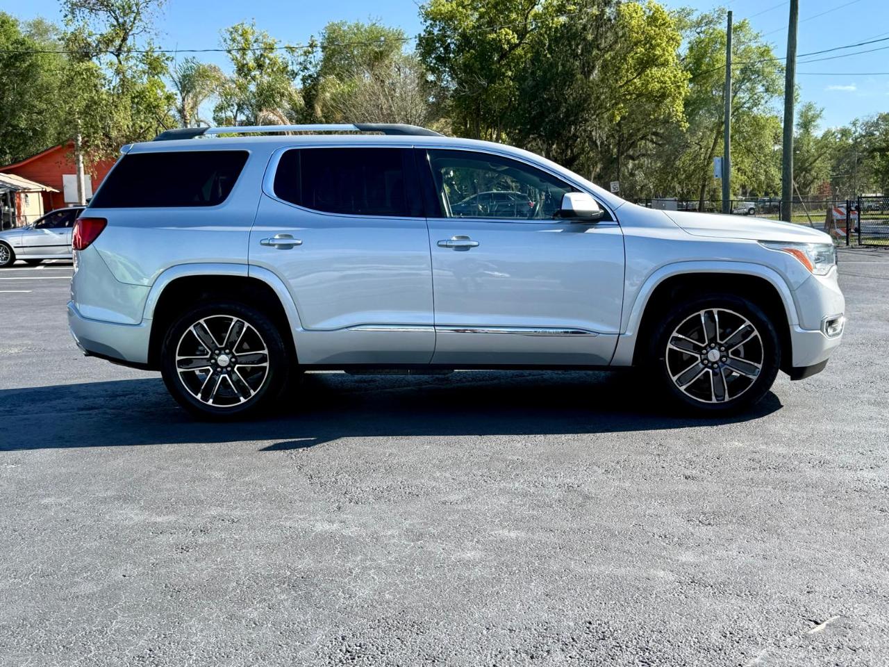 GMC Acadia Denali 2019