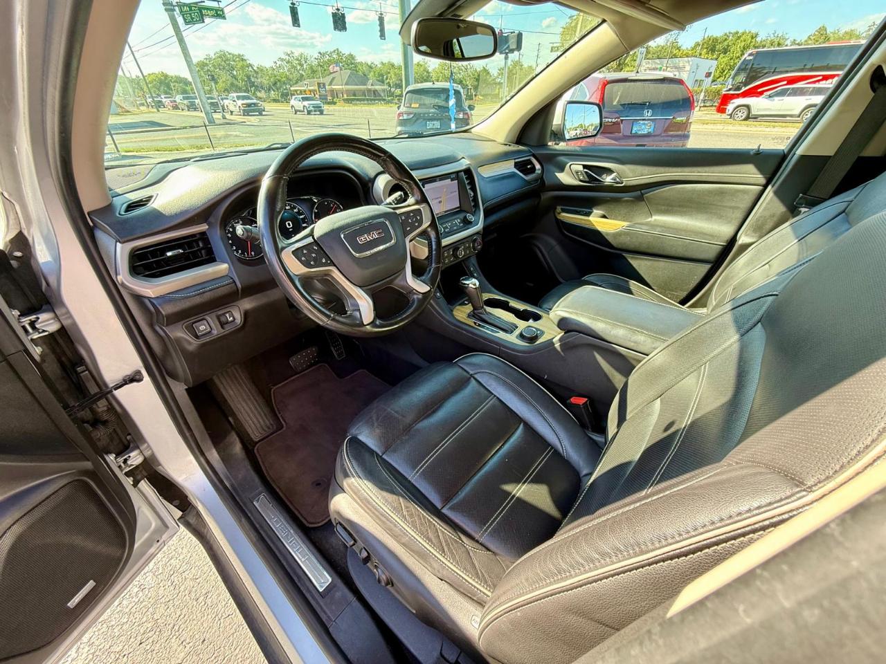 GMC Acadia Denali 2019