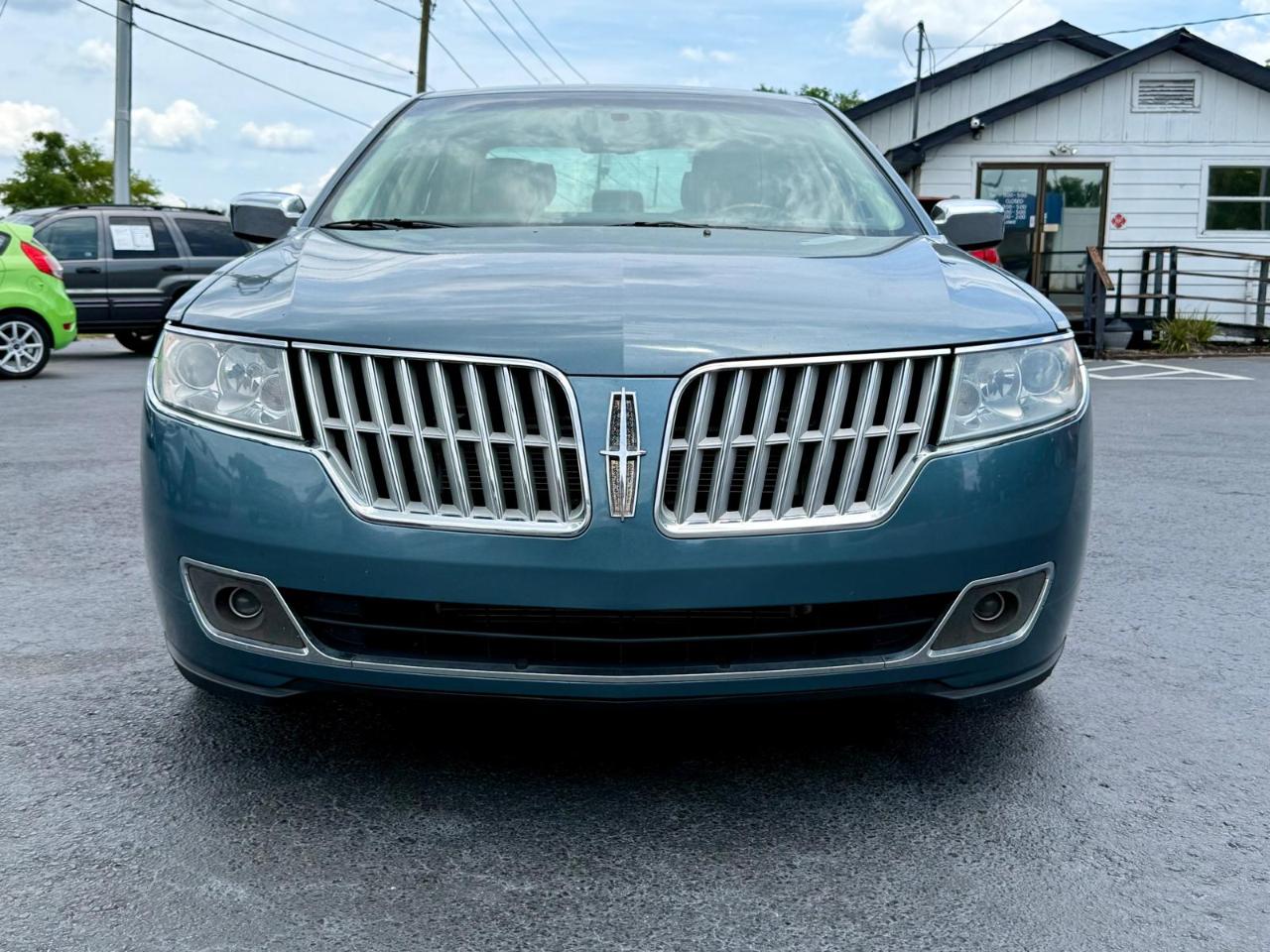 Lincoln MKZ FWD 2011