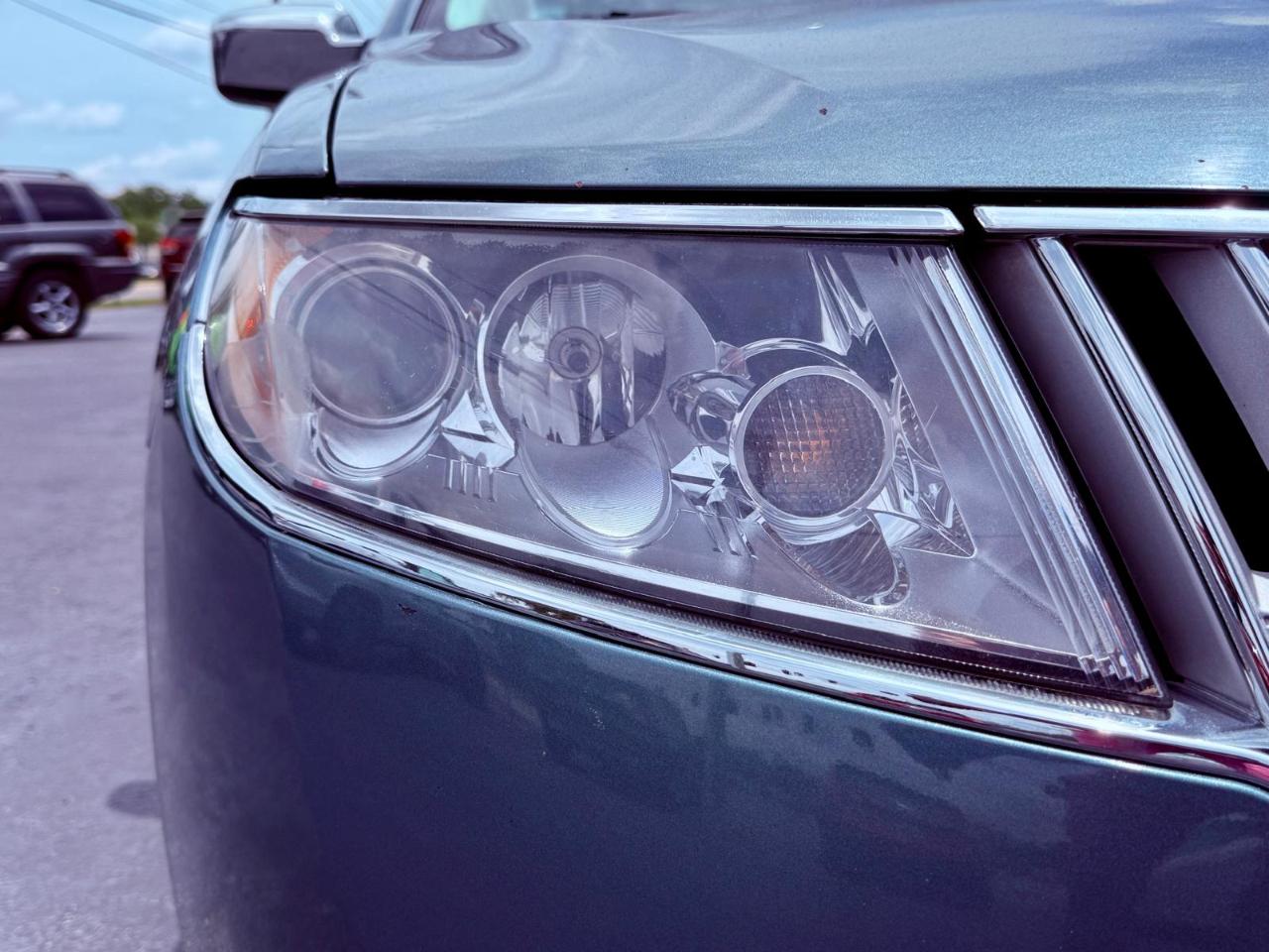 Lincoln MKZ FWD 2011