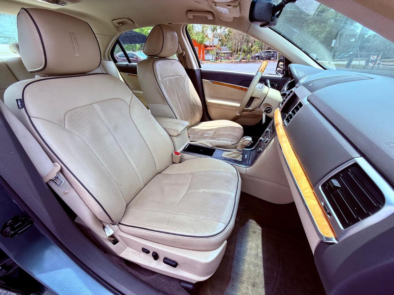 Lincoln MKZ FWD 2011