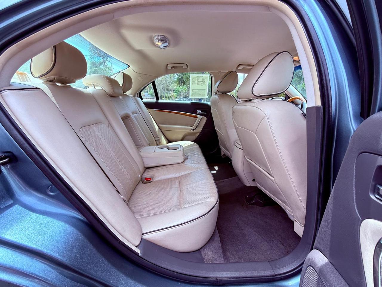 Lincoln MKZ FWD 2011