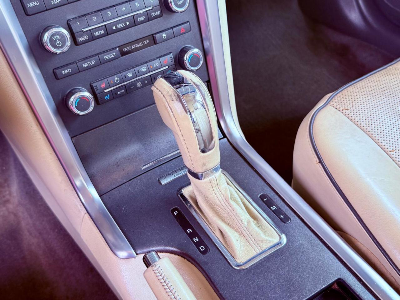 Lincoln MKZ FWD 2011