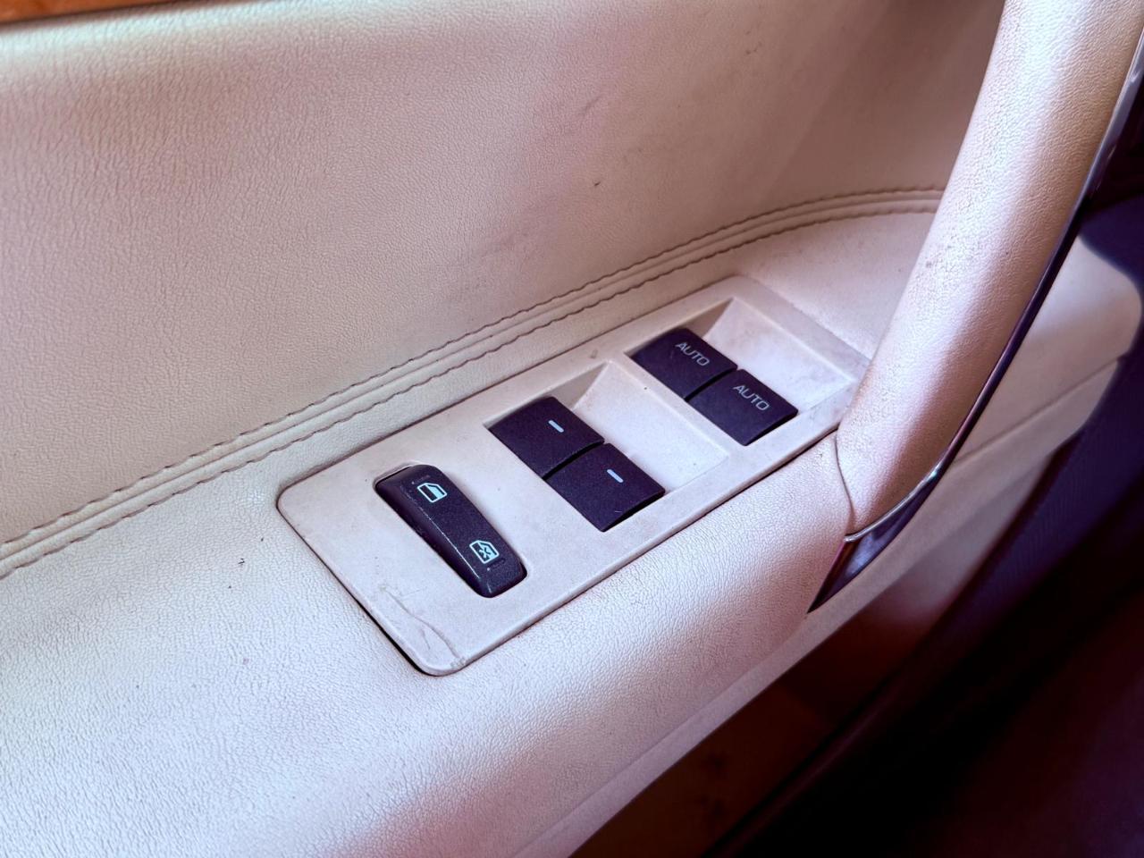 Lincoln MKZ FWD 2011
