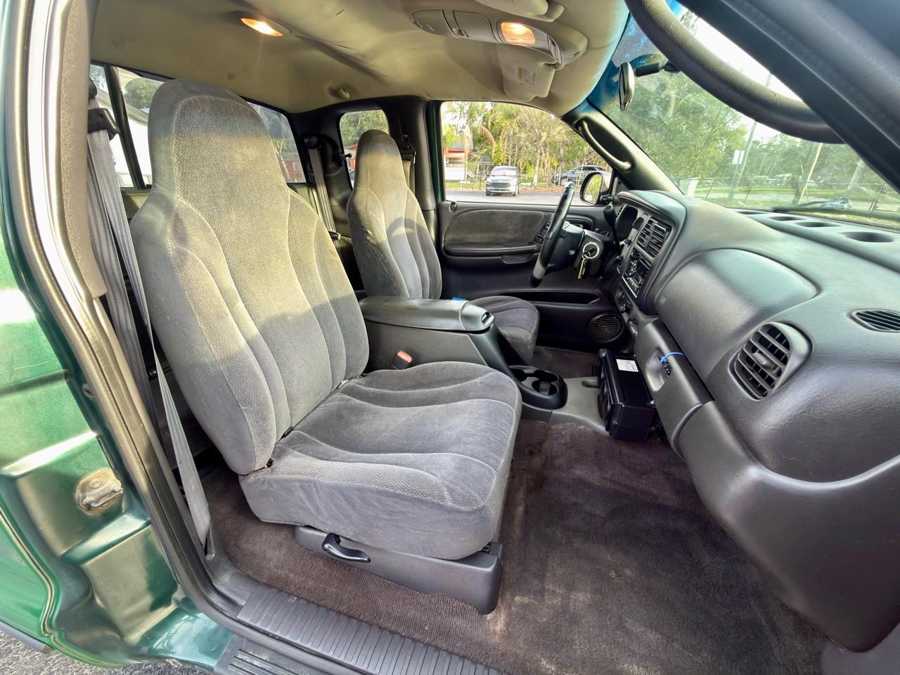 Dodge Dakota Club Cab 4WD 2000