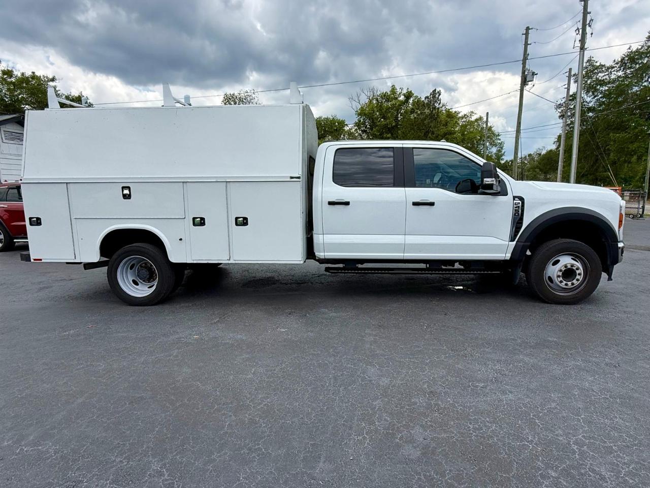 Ford F-450 SD Crew Cab DRW 2WD 2024