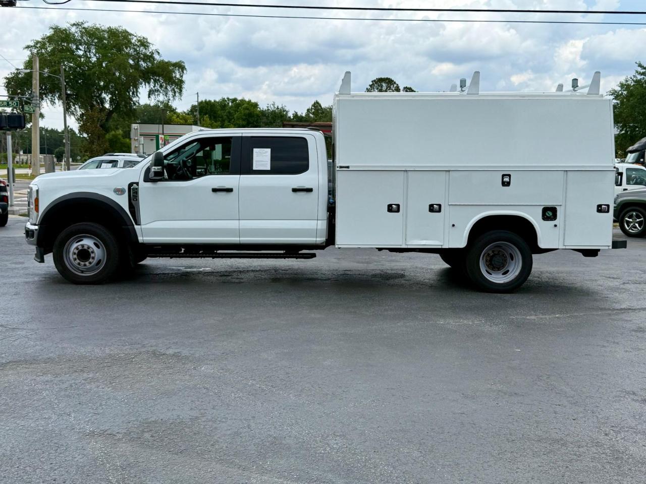Ford F-450 SD Crew Cab DRW 2WD 2024