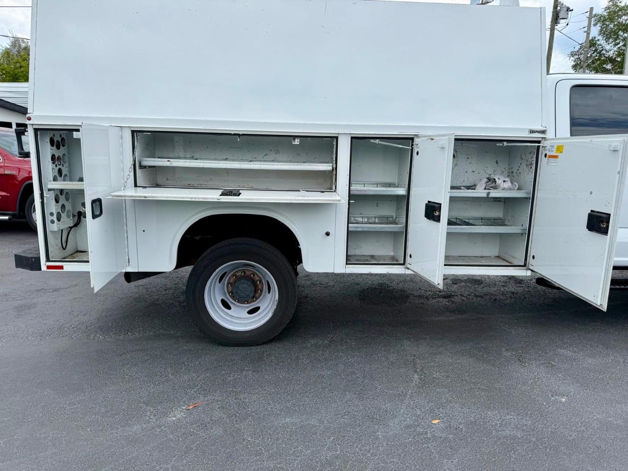 Ford F-450 SD Crew Cab DRW 2WD 2024