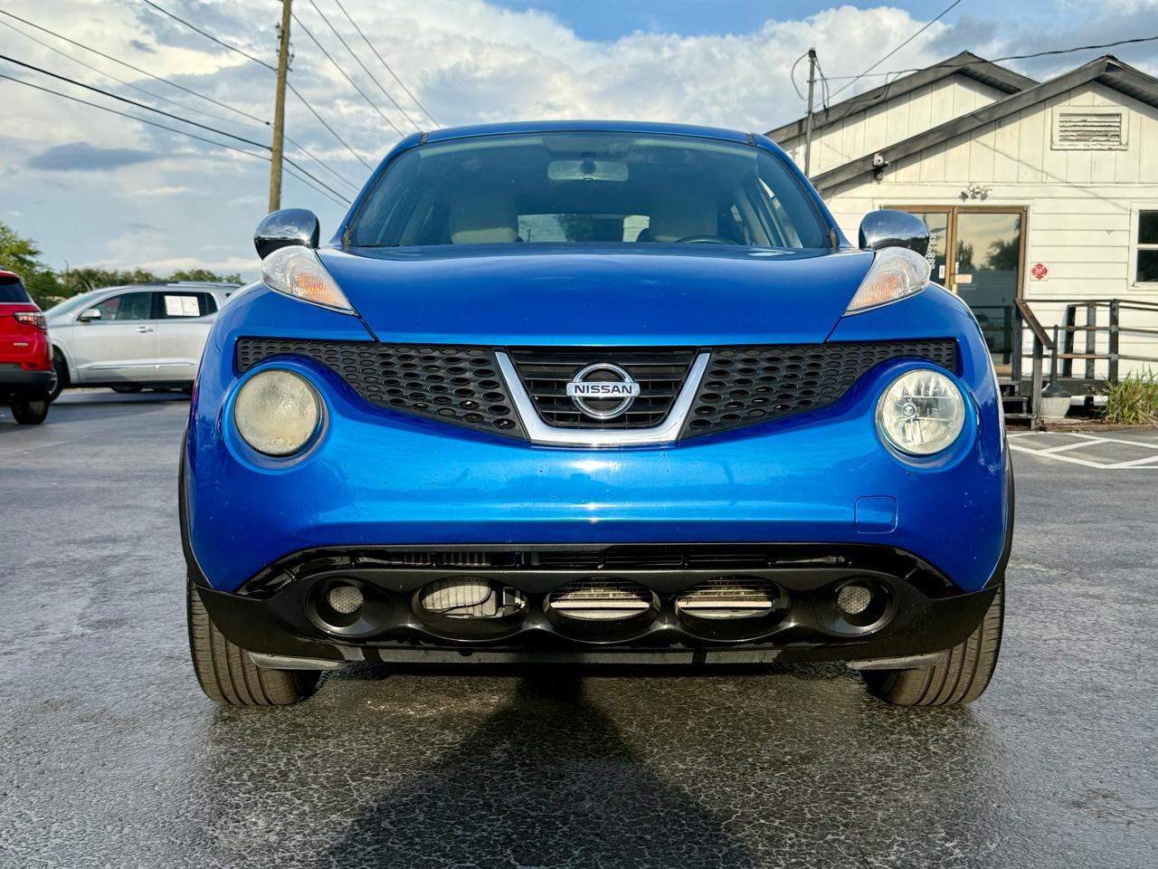 Nissan Juke SV 2012