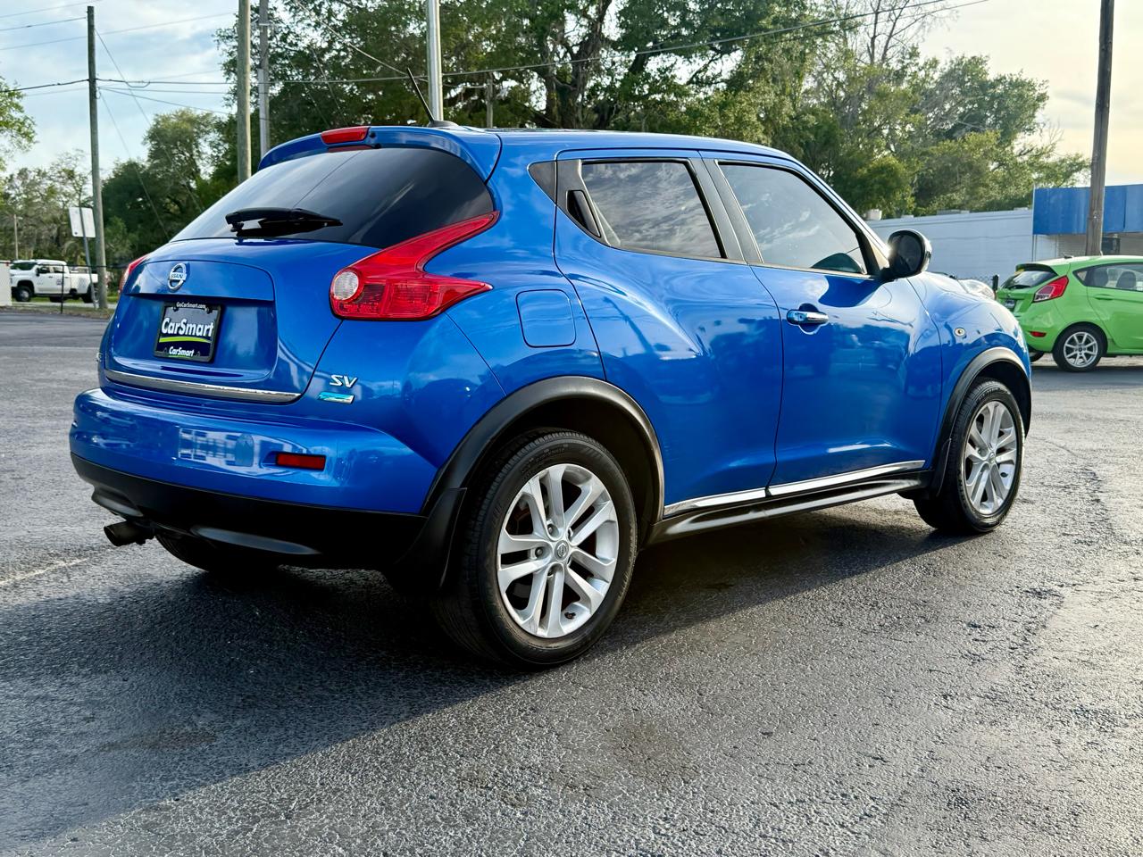Nissan Juke SV 2012