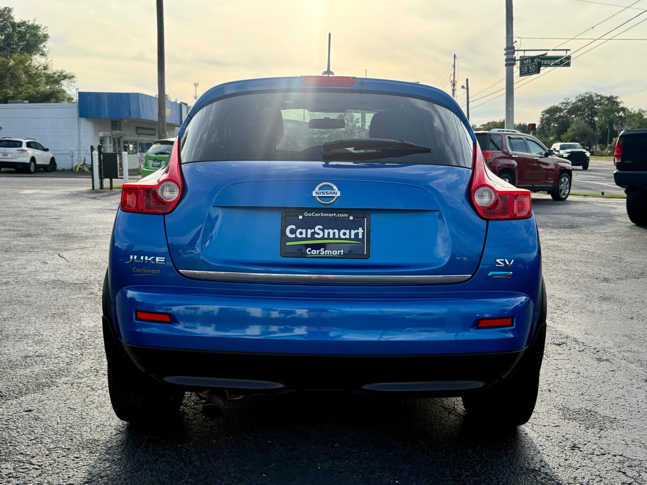Nissan Juke SV 2012