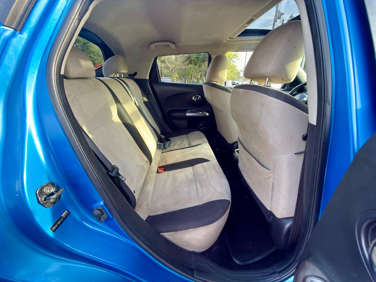 Nissan Juke SV 2012