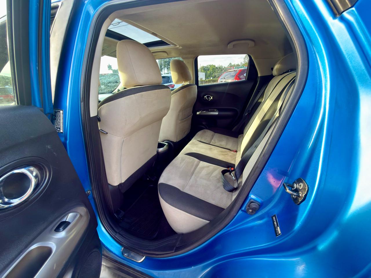 Nissan Juke SV 2012