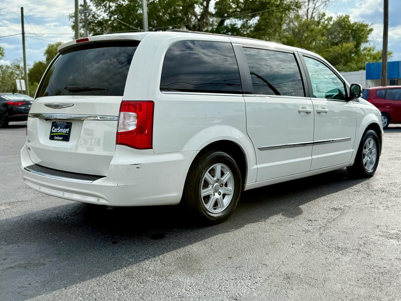 Chrysler Town & Country Touring-L 2011