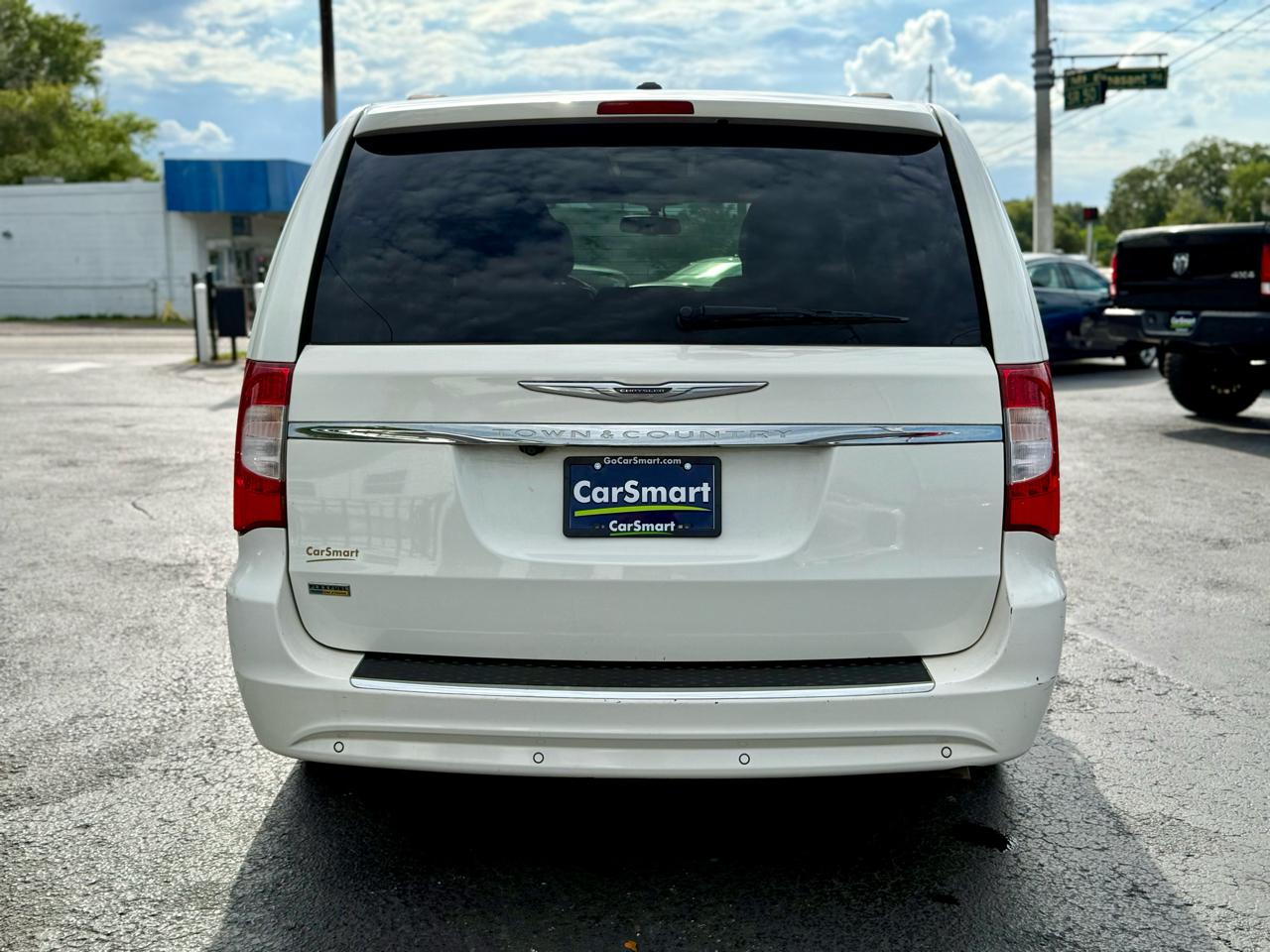 Chrysler Town & Country Touring-L 2011