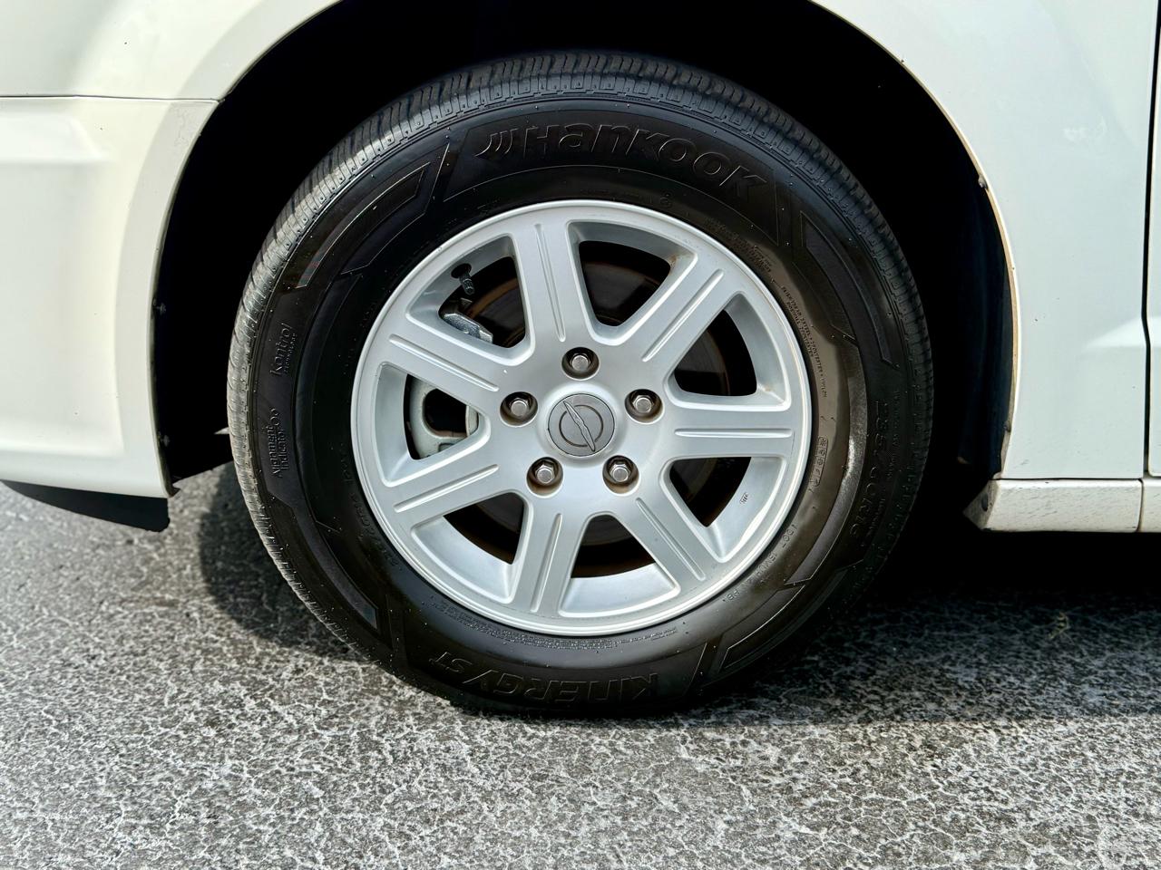 Chrysler Town & Country Touring-L 2011