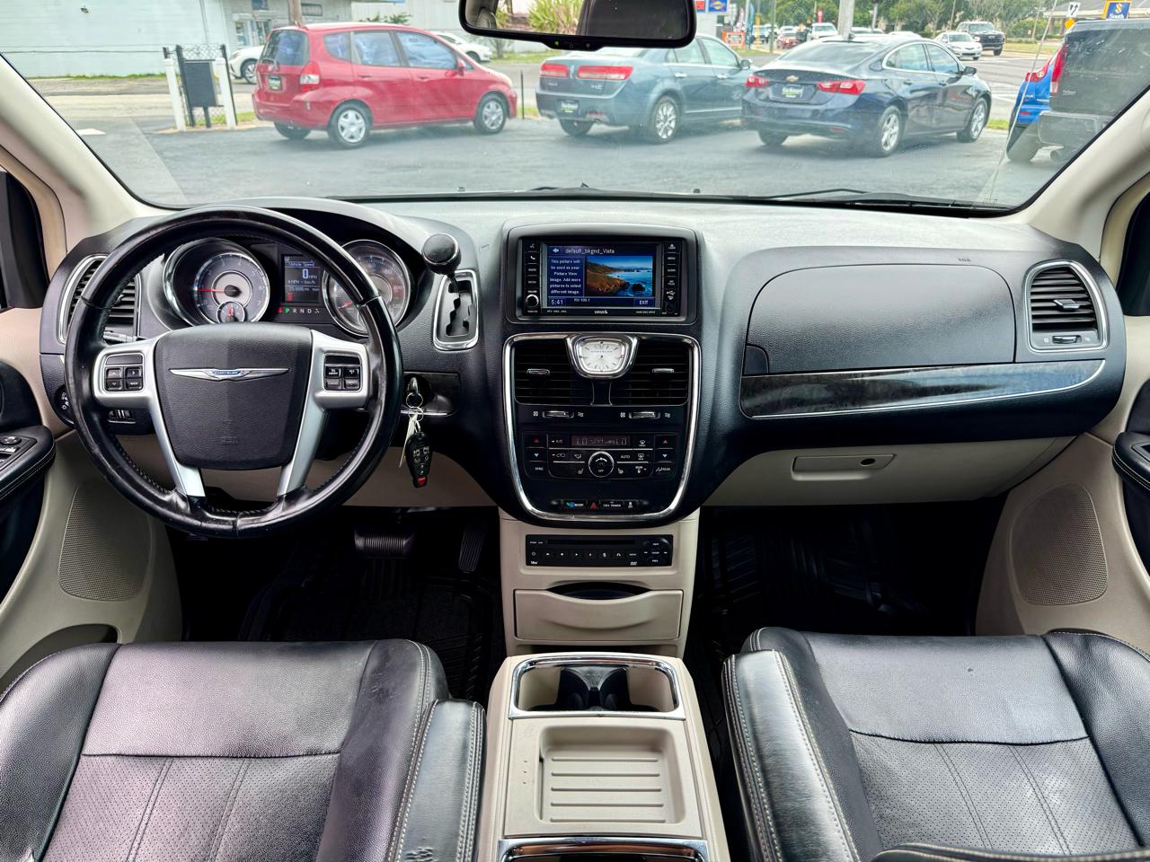 Chrysler Town & Country Touring-L 2011