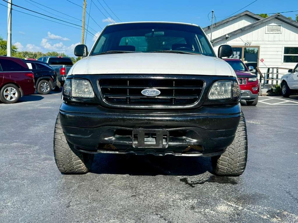 Ford F-150 Supercab 139" 4WD XL 2000