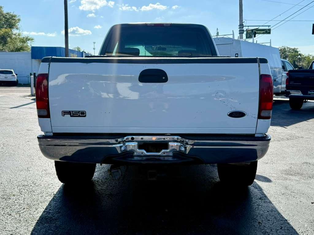 Ford F-150 Supercab 139" 4WD XL 2000