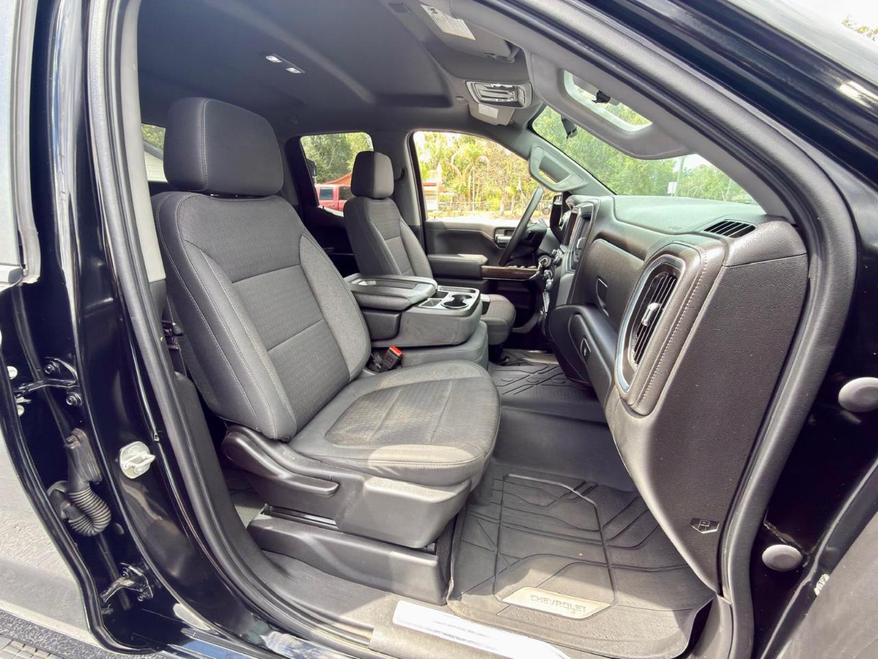 Chevrolet Silverado 1500 4WD Double Cab 147" LT 2020