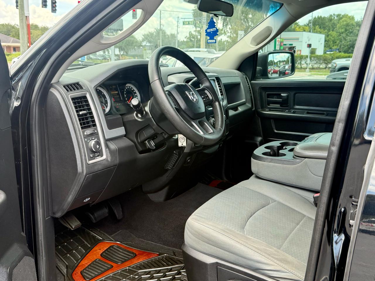 RAM 1500 4WD Quad Cab 140.5" Express 2014