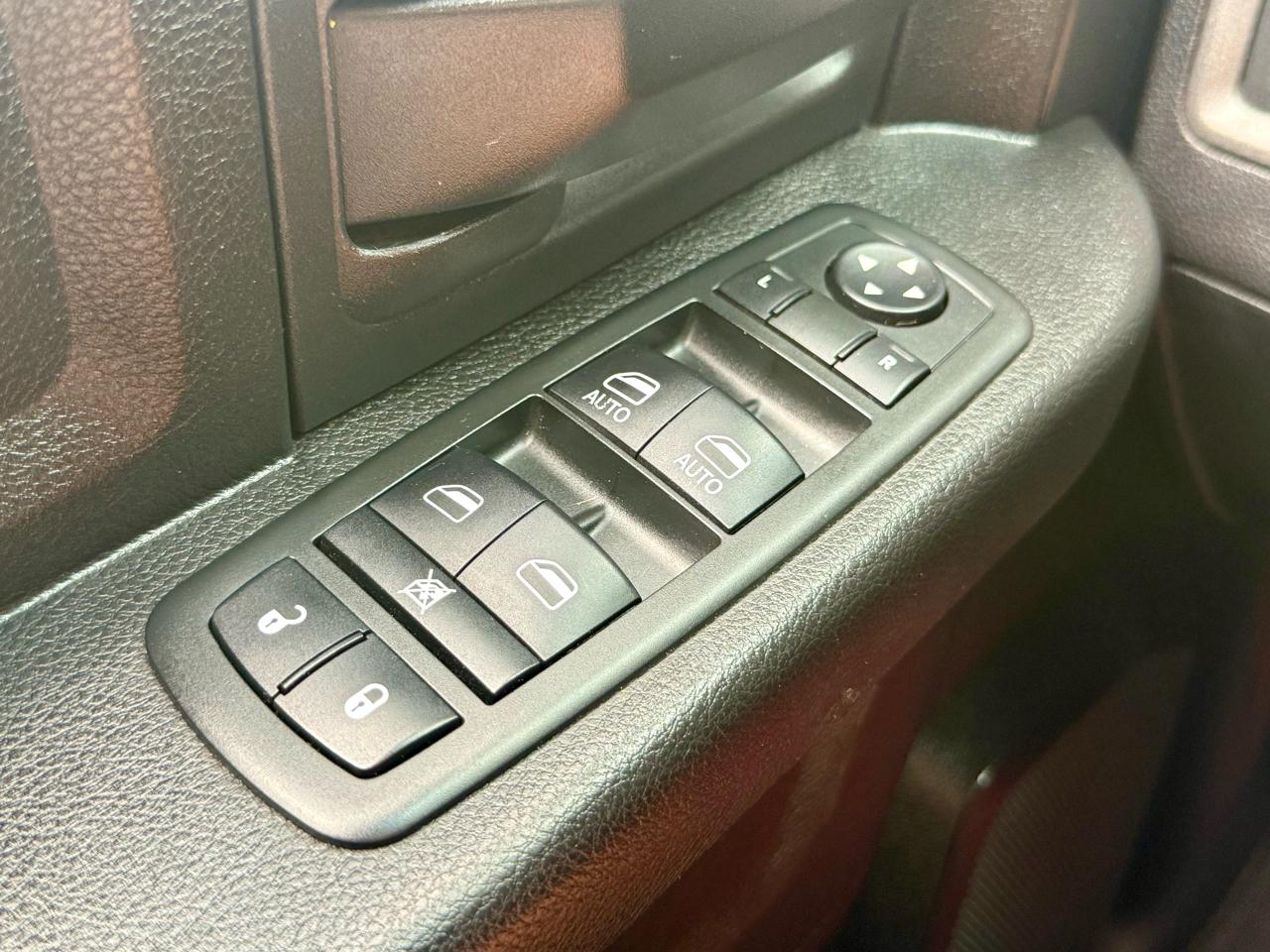 RAM 1500 4WD Quad Cab 140.5" Express 2014