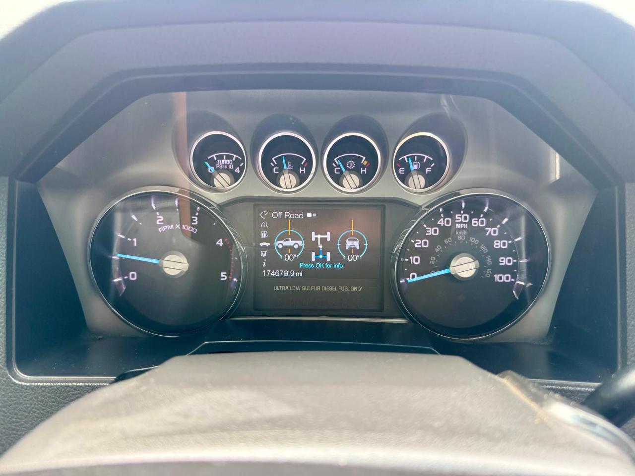 Ford F-250 SD Lariat Crew Cab 4WD 2016