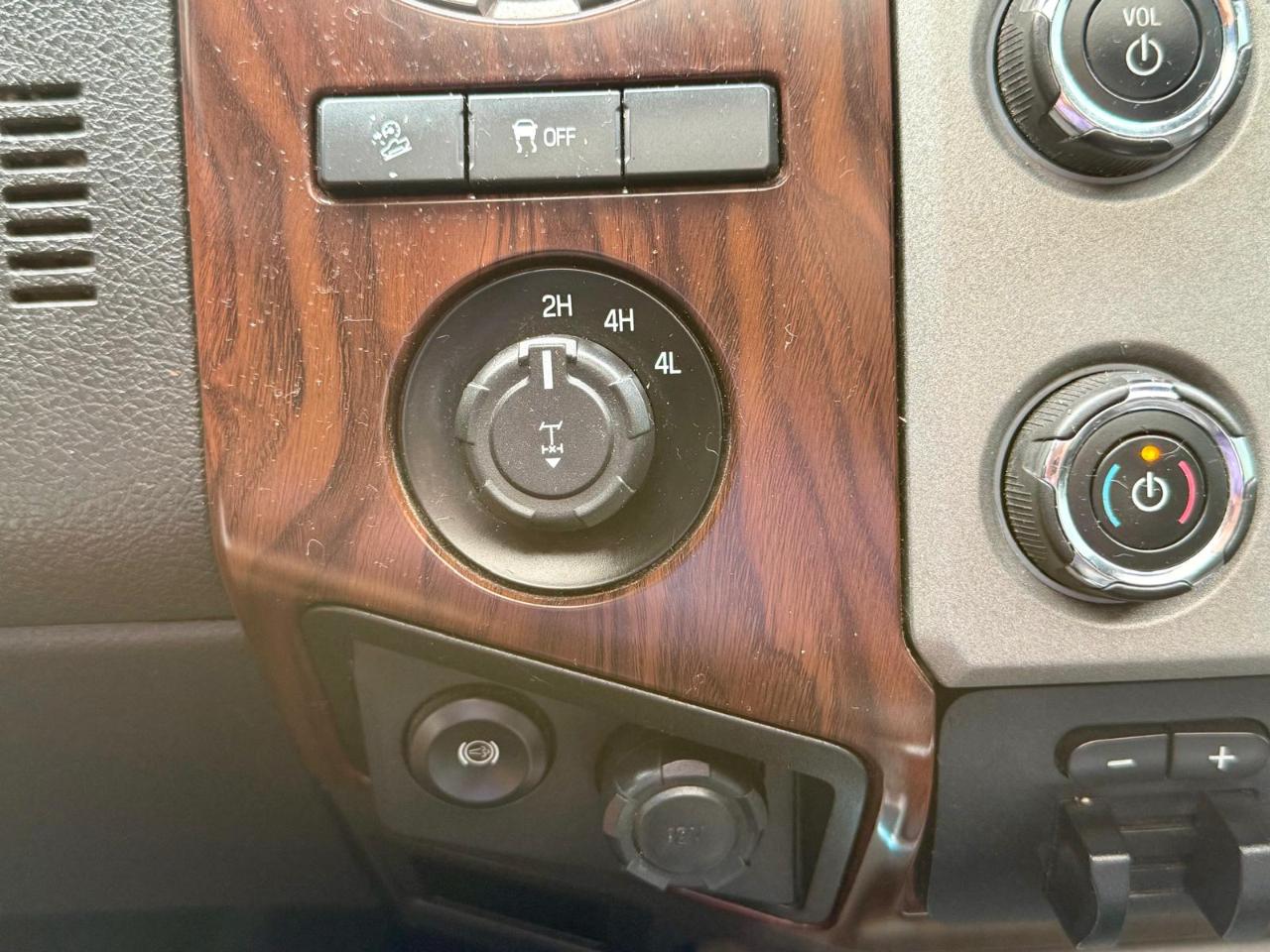 Ford F-250 SD Lariat Crew Cab 4WD 2016
