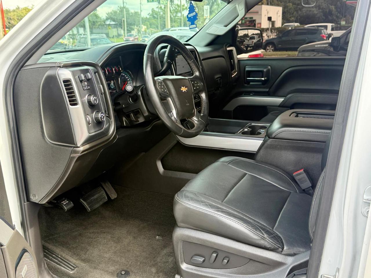 Chevrolet Silverado 1500 LTZ Z71 Crew Cab 4WD 2017
