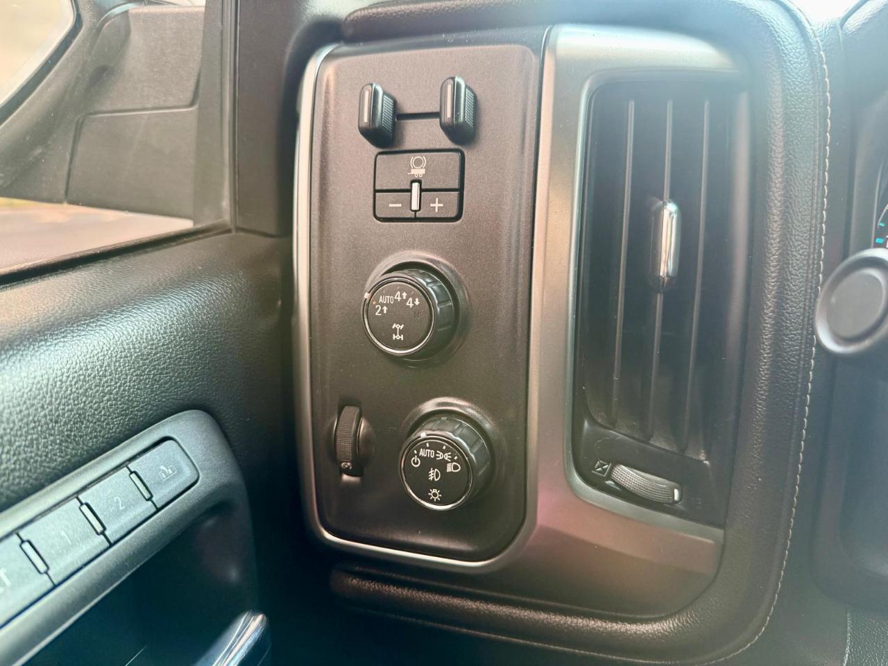 Chevrolet Silverado 1500 LTZ Z71 Crew Cab 4WD 2017
