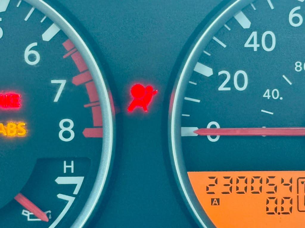 Nissan Pathfinder SE 4D SUV 4X4 2008
