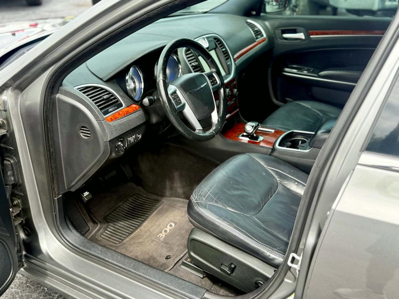 Chrysler 300 Limited RWD 2012