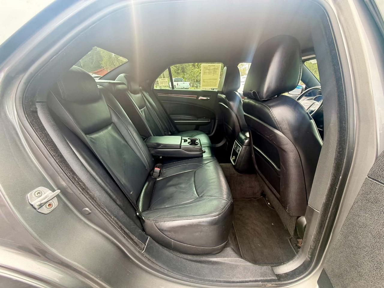 Chrysler 300 Limited RWD 2012