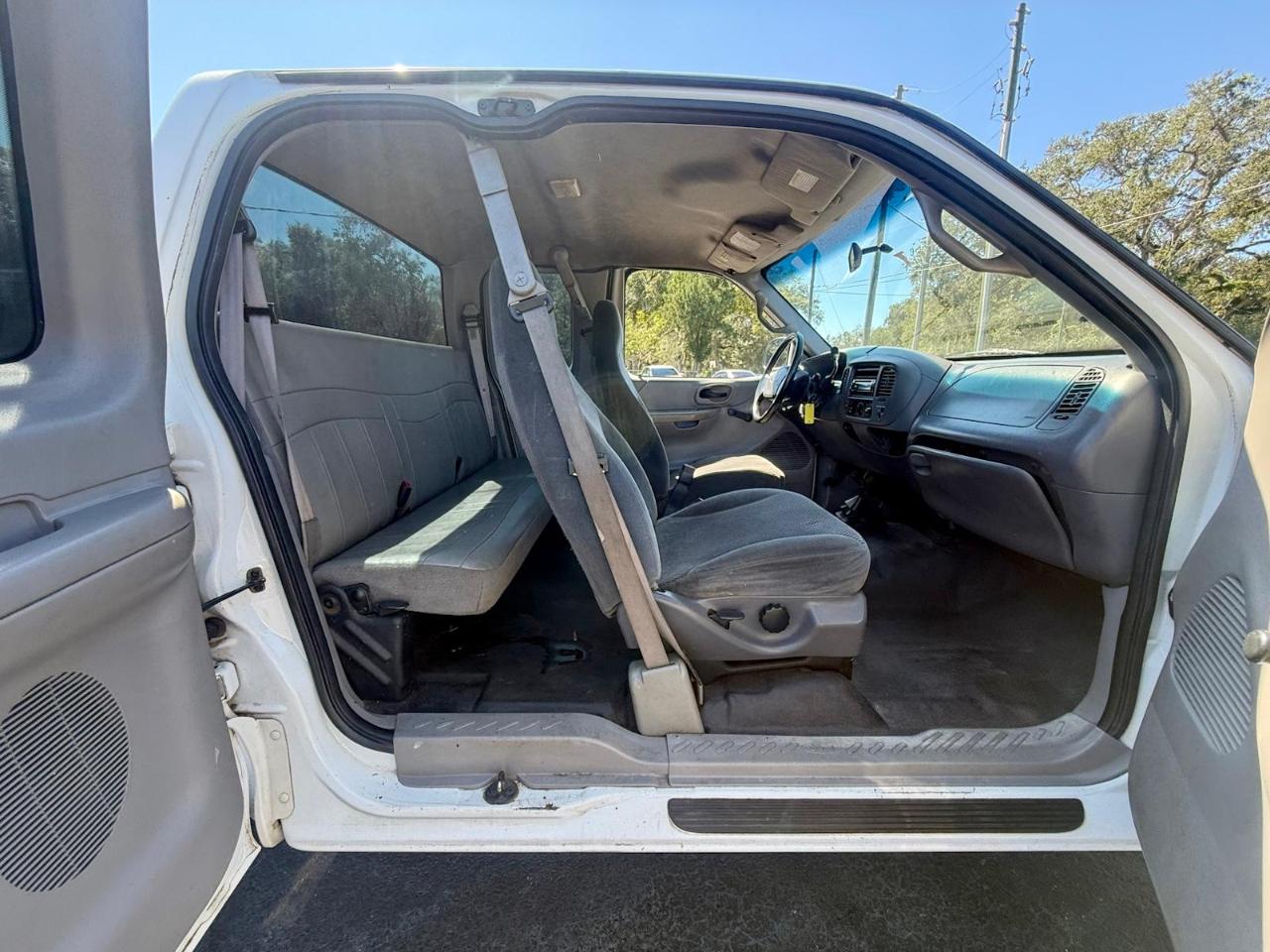 Ford F-150 SuperCab Long Bed 4WD 2000