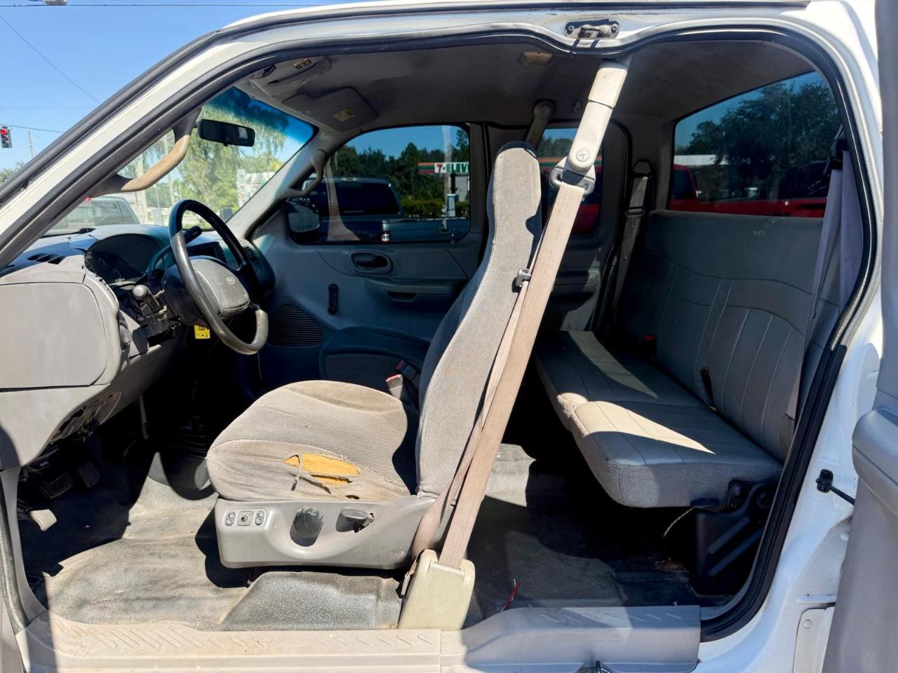 Ford F-150 SuperCab Long Bed 4WD 2000