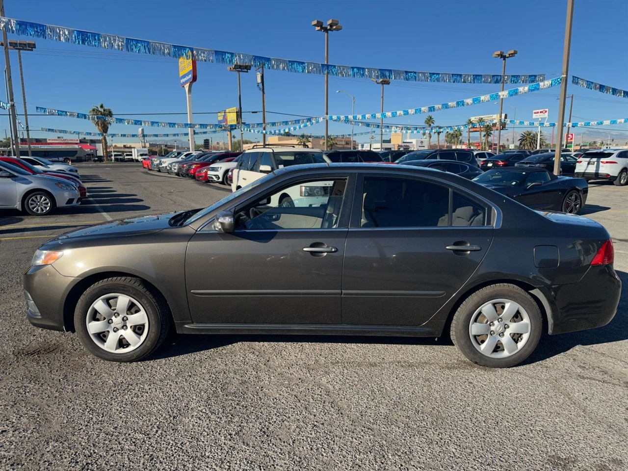 Kia Optima  2010 Kia Optima  2010
