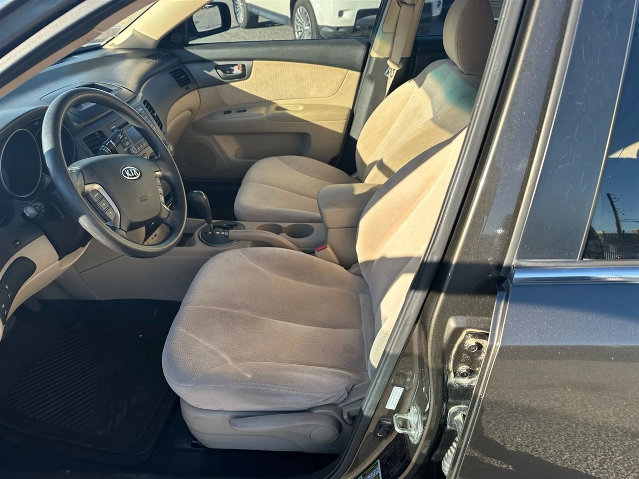 Kia Optima  2010 Kia Optima  2010