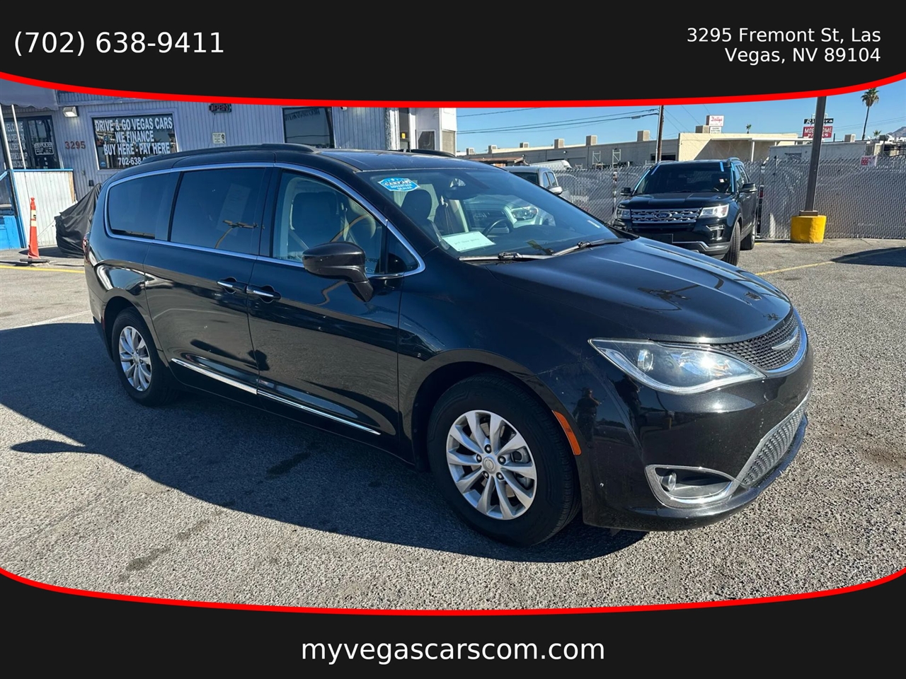 2017 Chrysler Pacifica Touring-L Minivan 4D